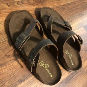NWOT Mountain Sole Sandals